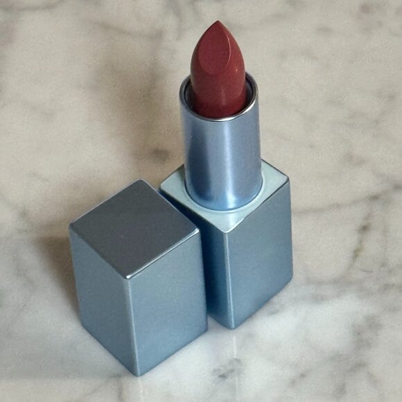 Kosas Weightless Lip Color Nourishing Satin Lipstick | Turned On | NEW MAKEUP - Picture 2 of 5